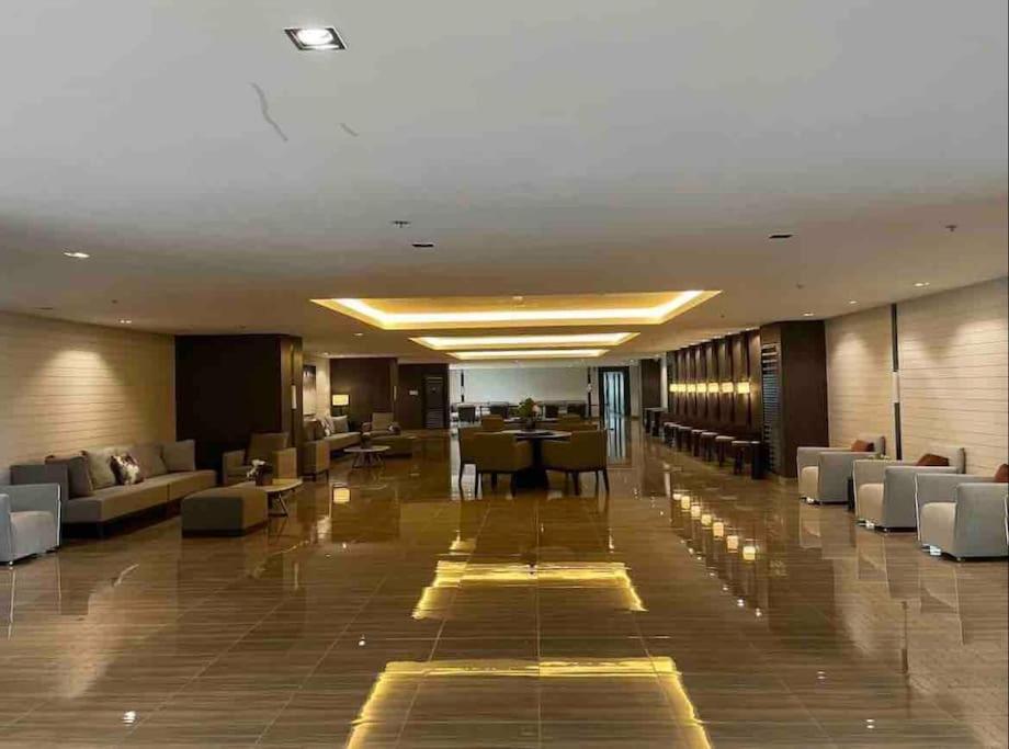 Apartment In Air Residences, Makati With Wifi, Netflix, Pool, Mall And More Manila Exterior photo