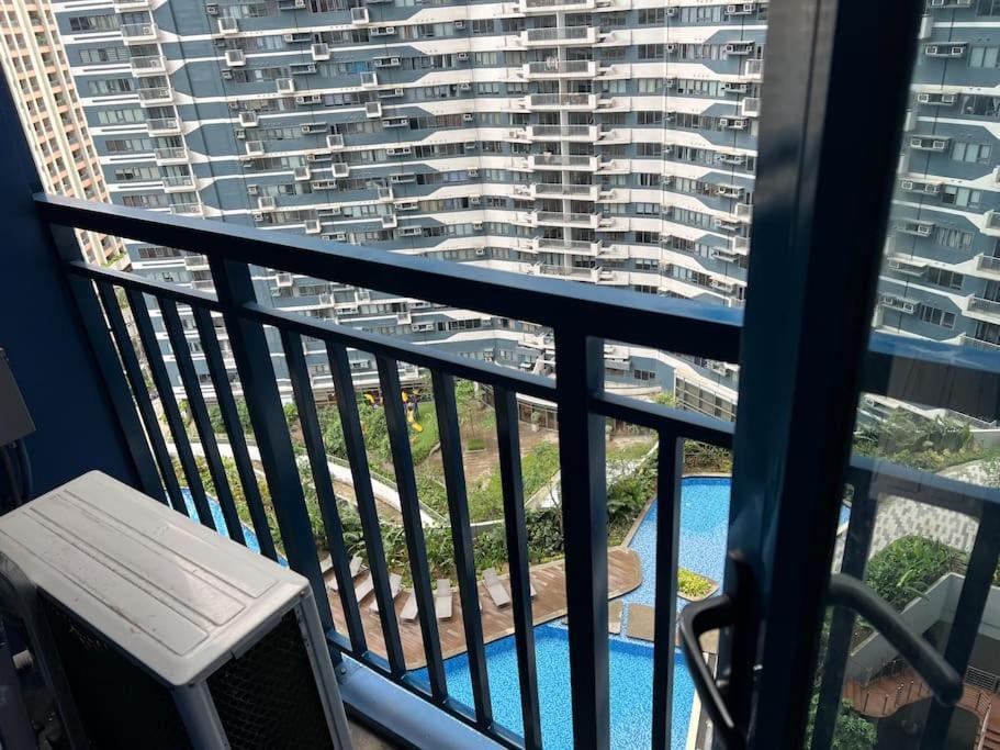 Apartment In Air Residences, Makati With Wifi, Netflix, Pool, Mall And More Manila Exterior photo